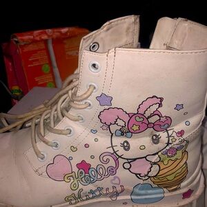 RARE! 8 Women’s  Bershka × Sanrio Hello kitty Kawaii shoes sneakers White